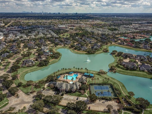 13703 Lakeshore Way Cove, Houston, TX 77077