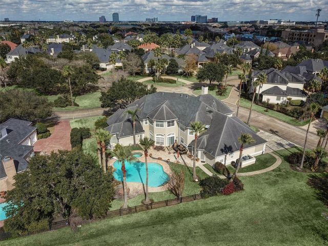 13703 Lakeshore Way Cove, Houston, TX 77077