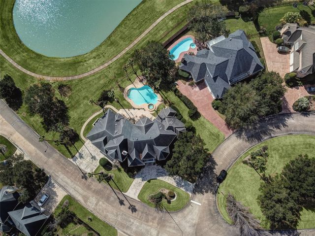 13703 Lakeshore Way Cove, Houston, TX 77077