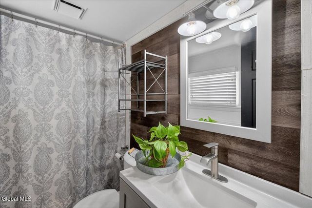 36 Anthony Lane, Colonie, NY 12205