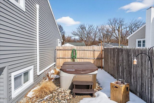 36 Anthony Lane, Colonie, NY 12205