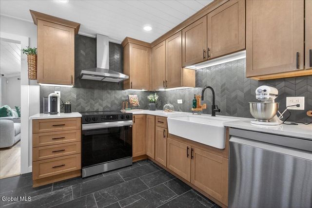 36 Anthony Lane, Colonie, NY 12205