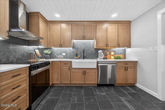 36 Anthony Lane, Colonie, NY 12205