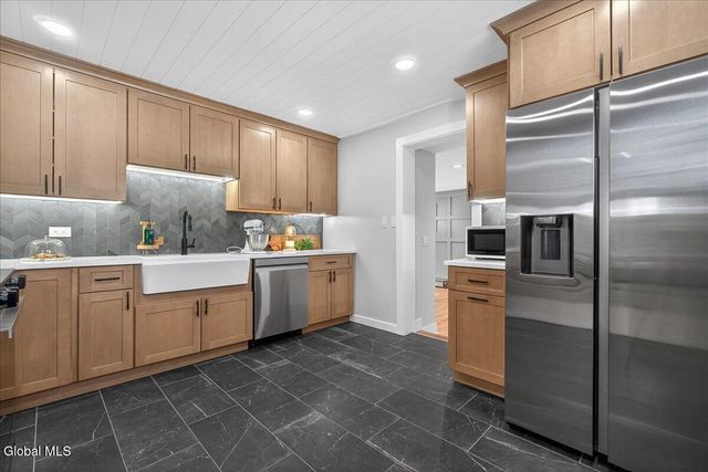 36 Anthony Lane, Colonie, NY 12205