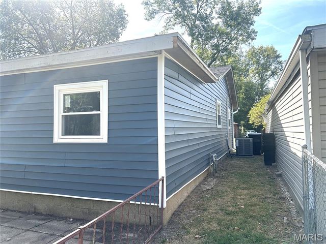 4101 Betty Drive, Belleville, IL 62226