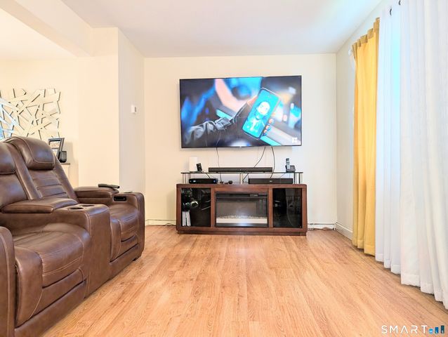 63 Summit Commons 63, Derby, CT 06418