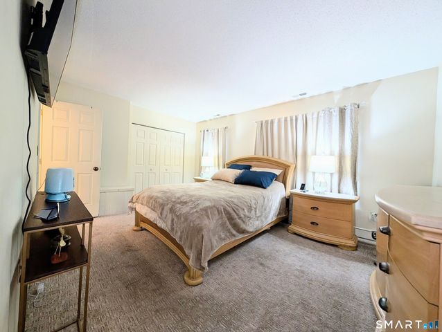 63 Summit Commons 63, Derby, CT 06418