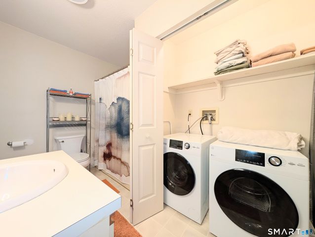 63 Summit Commons 63, Derby, CT 06418