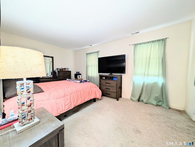 63 Summit Commons 63, Derby, CT 06418