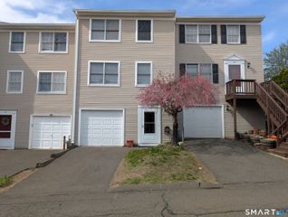 63 Summit Commons 63, Derby, CT 06418