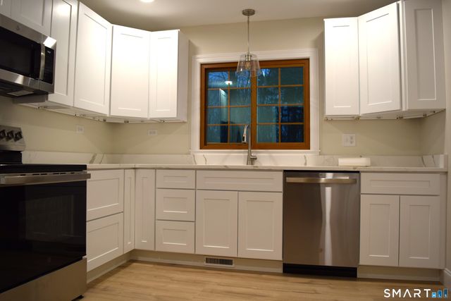 10 Meeting House Road, Barkhamsted, CT 06063