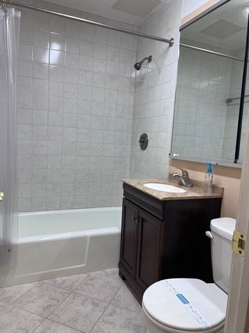 70 Shrewsbury Green C, Shrewsbury, MA 01545