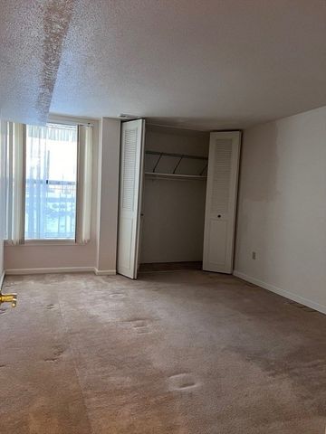 70 Shrewsbury Green C, Shrewsbury, MA 01545