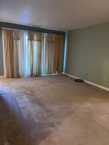 70 Shrewsbury Green C, Shrewsbury, MA 01545