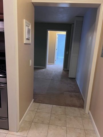 70 Shrewsbury Green C, Shrewsbury, MA 01545
