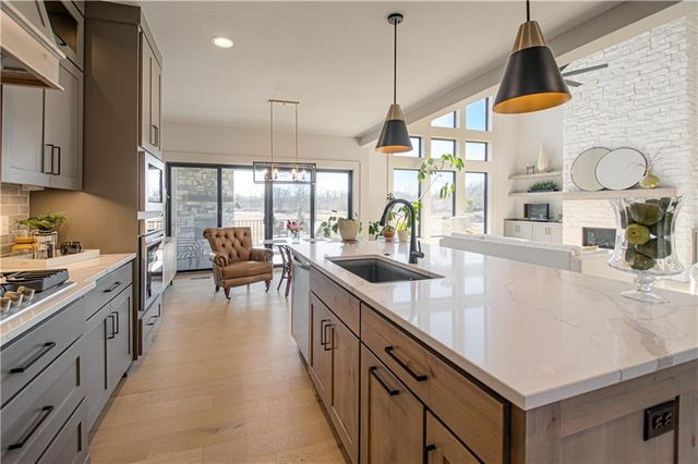 1009 Wilds Parkway, Greenwood, MO 64034