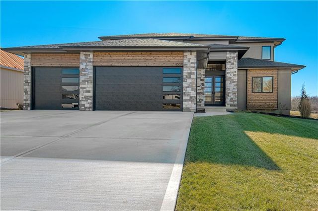 1009 Wilds Parkway, Greenwood, MO 64034