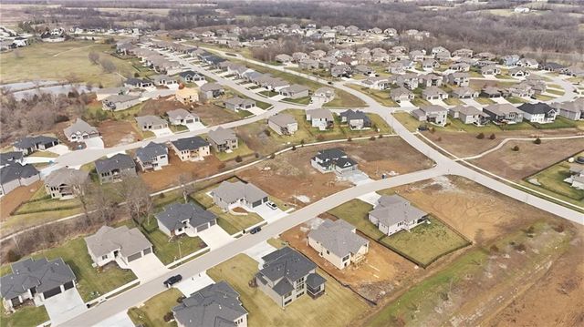 1009 Wilds Parkway, Greenwood, MO 64034