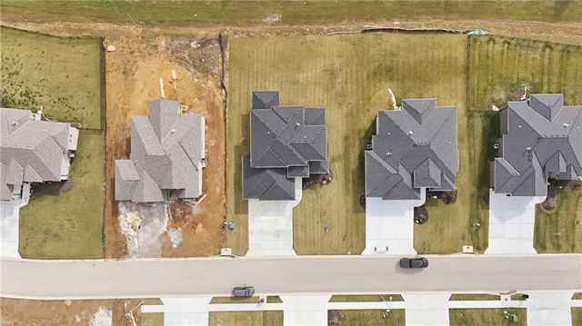 1009 Wilds Parkway, Greenwood, MO 64034