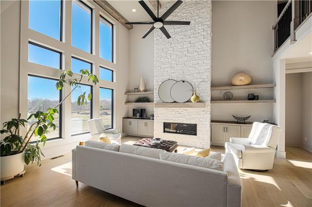 1009 Wilds Parkway, Greenwood, MO 64034