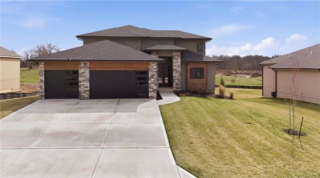 1009 Wilds Parkway, Greenwood, MO 64034