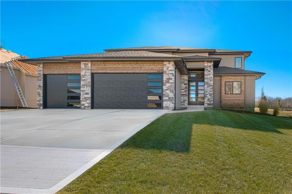 1009 Wilds Parkway, Greenwood, MO 64034