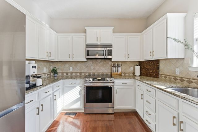 5117 W Oak Highland Dr, Antioch, TN 37013
