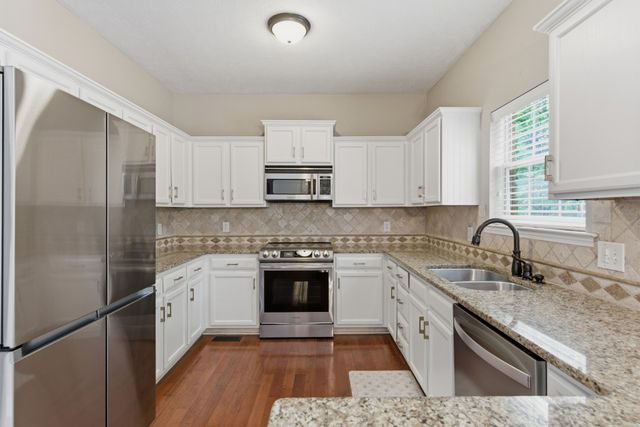 5117 W Oak Highland Dr, Antioch, TN 37013