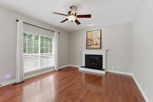 5117 W Oak Highland Dr, Antioch, TN 37013