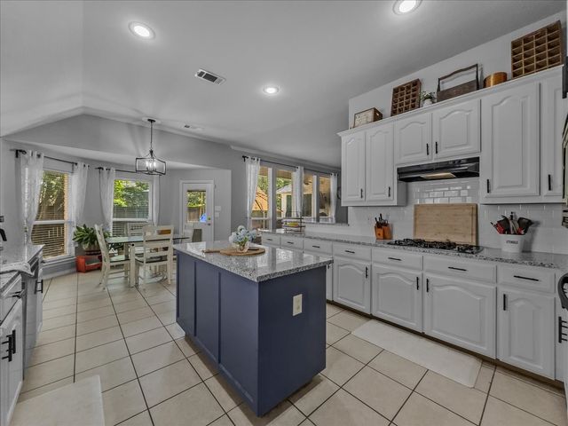 2514 Mustang Drive, Arlington, TX 76001