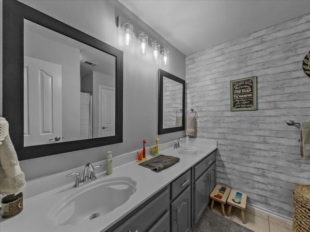 2514 Mustang Drive, Arlington, TX 76001