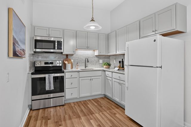 74 Beach St 5-12, Woburn, MA 01801