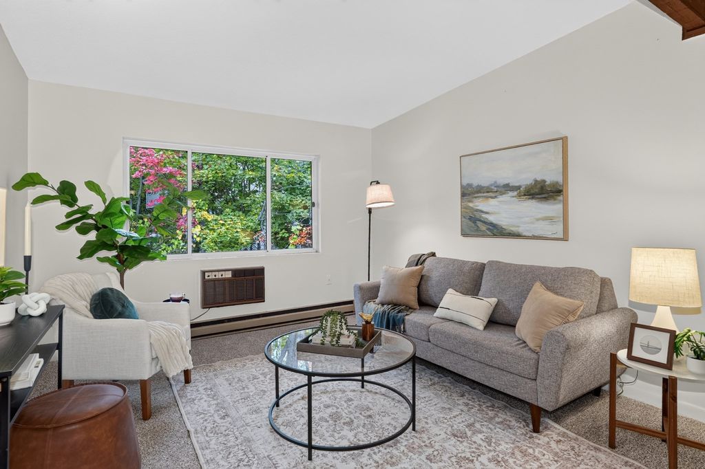 74 Beach St 5-12, Woburn, MA 01801