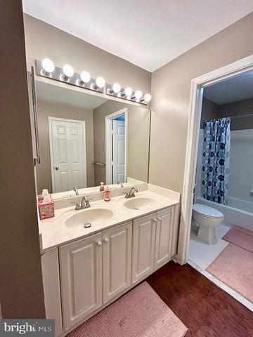 5 MILESTONE MANOR CT, Germantown, MD 20876