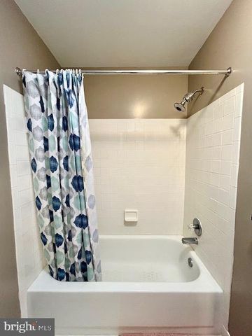 5 MILESTONE MANOR CT, Germantown, MD 20876