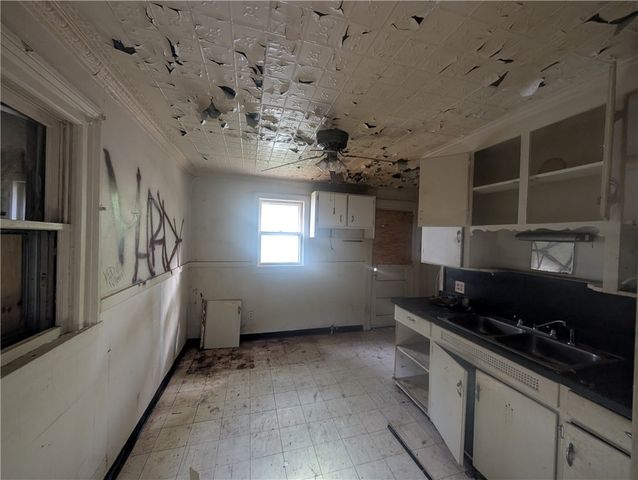 672 Jefferson Avenue, Rochester, NY 14611