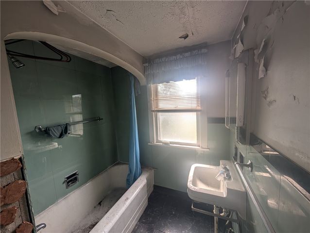 672 Jefferson Avenue, Rochester, NY 14611