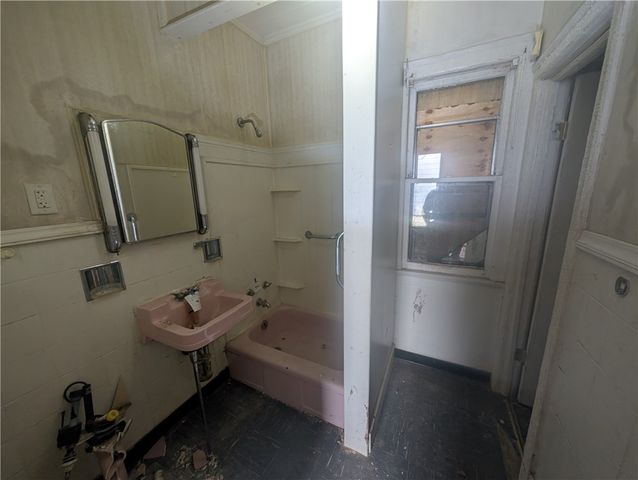 672 Jefferson Avenue, Rochester, NY 14611