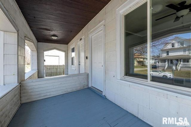 2209 - 2211 FARNAM Street, Davenport, IA 52803