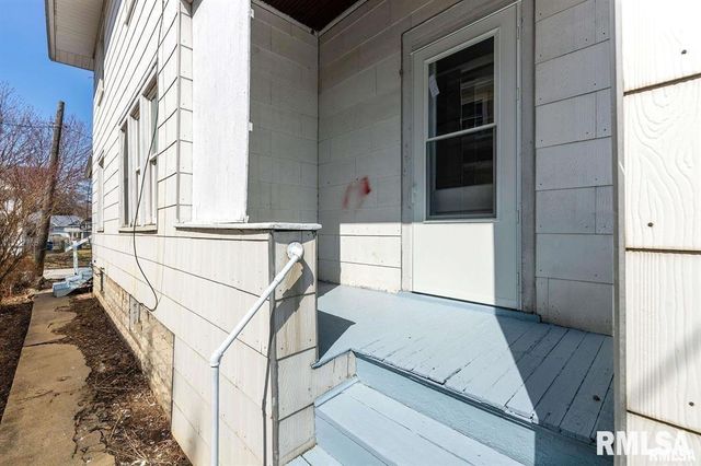 2209 - 2211 FARNAM Street, Davenport, IA 52803