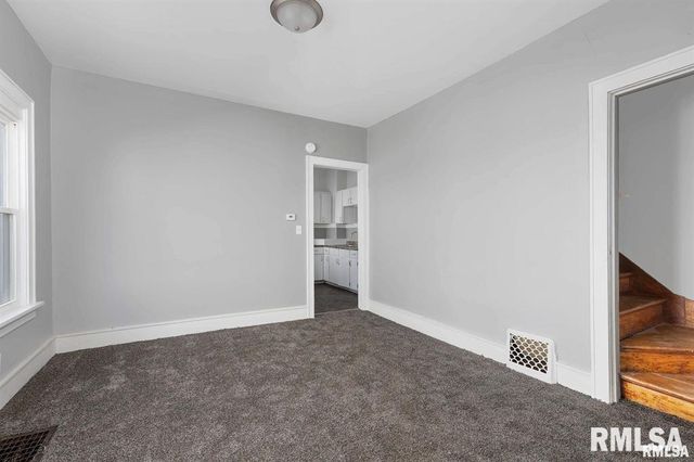 2209 - 2211 FARNAM Street, Davenport, IA 52803