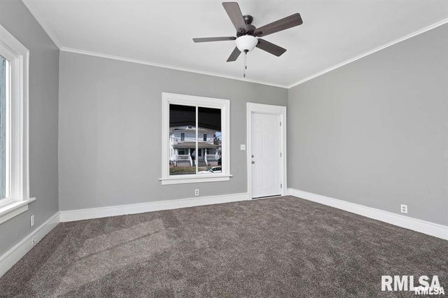 2209 - 2211 FARNAM Street, Davenport, IA 52803