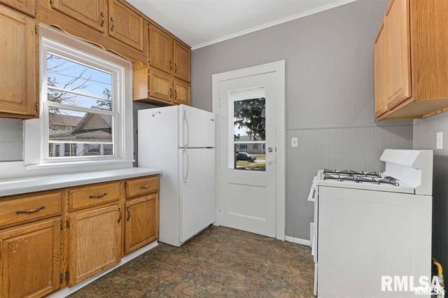 2209 - 2211 FARNAM Street, Davenport, IA 52803