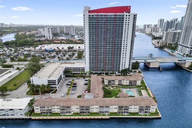 2600 Diana Dr 110, Hallandale Beach, FL 33009