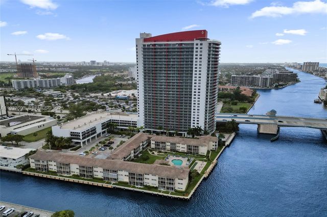 2600 Diana Dr 110, Hallandale Beach, FL 33009