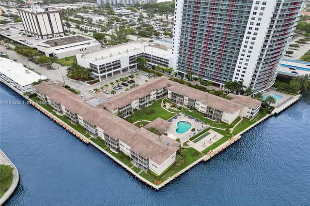 2600 Diana Dr 110, Hallandale Beach, FL 33009