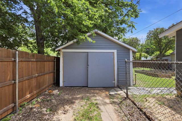 3821 El Campo Avenue, Fort Worth, TX 76107