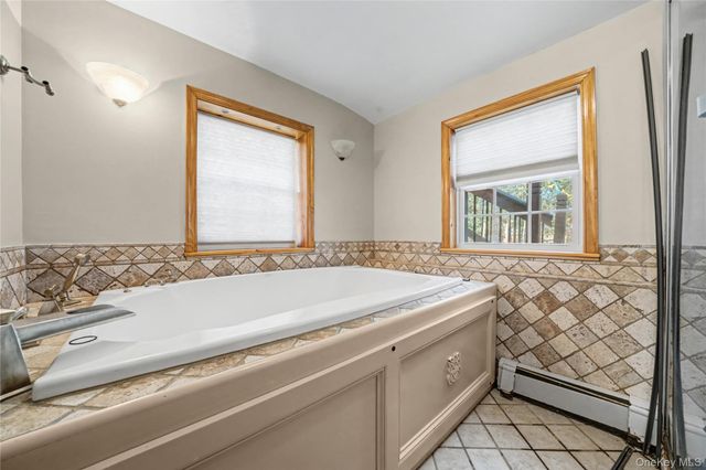 46 Merriewold Lane N, Monroe, NY 10950