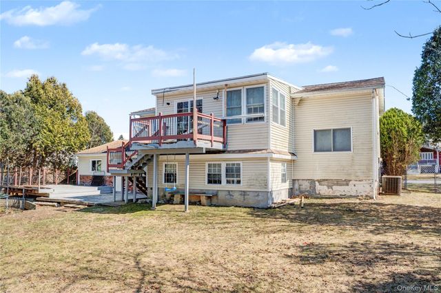 46 Merriewold Lane N, Monroe, NY 10950