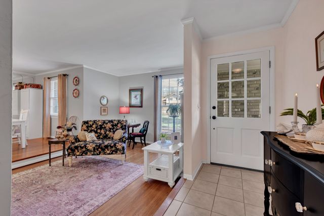 306 Raintree Dr, Hendersonville, TN 37075